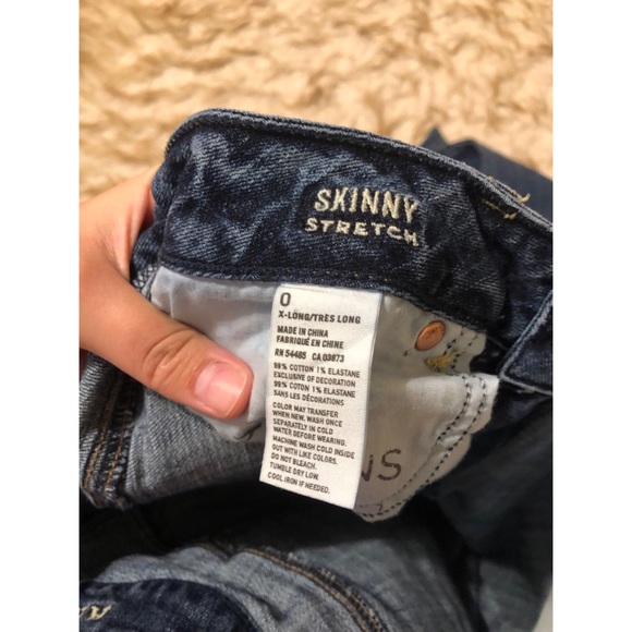 Skinny medium wash American Eagle jeans ! - Picture 4 of 4